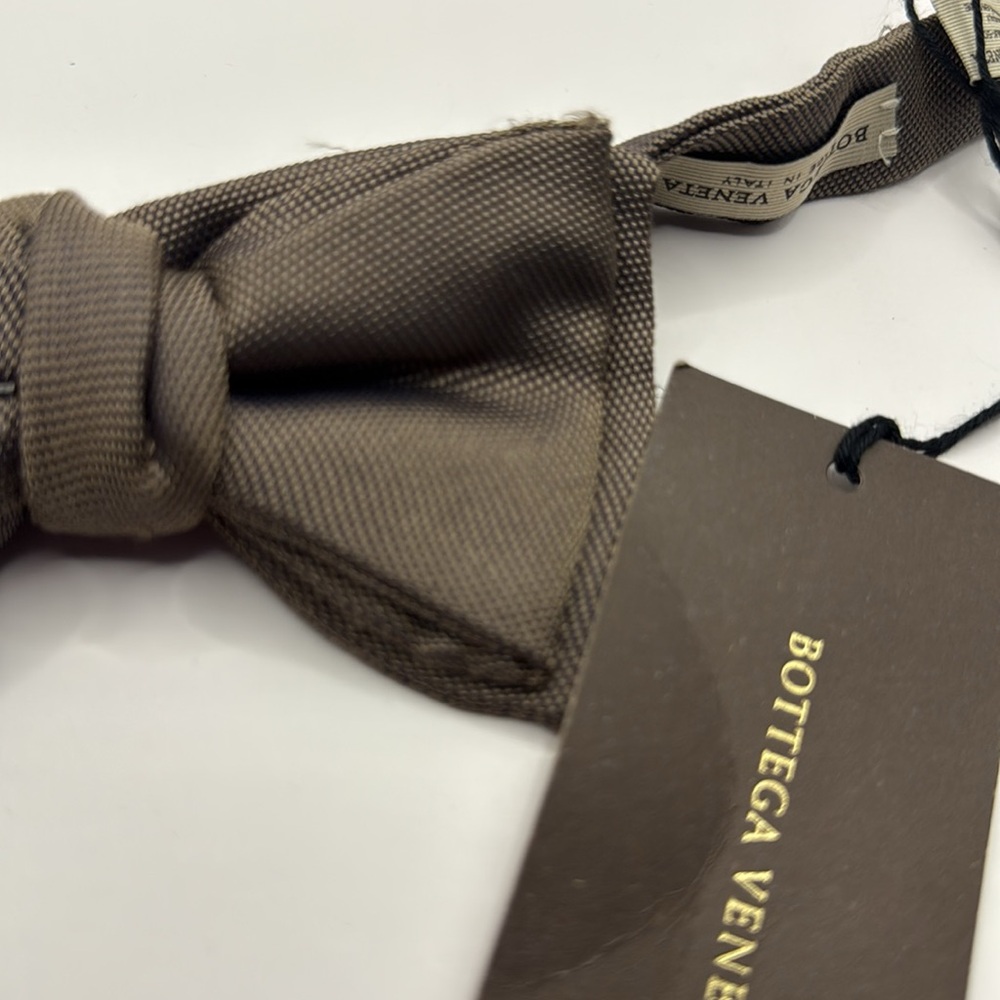 NWT- Bottega Veneta Bow Tie - Picture 2 of 2